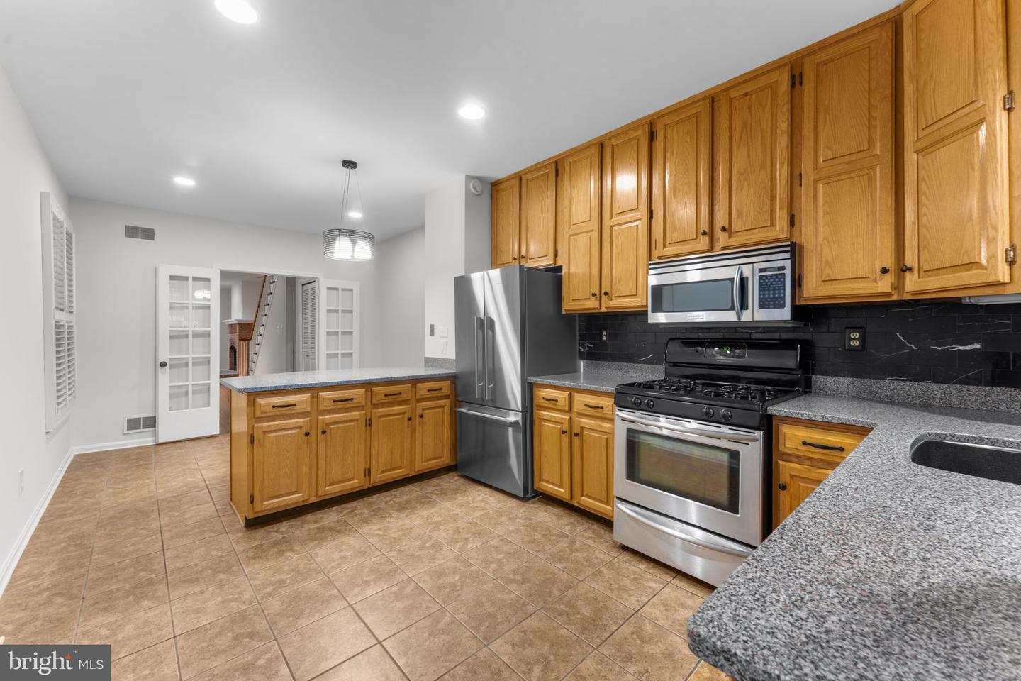 614 8TH ST NE, WASHINGTON, District Of Columbia 20002, 3 Bedrooms Bedrooms, ,2 BathroomsBathrooms,Residential,For sale,614 8TH ST NE,DCDC2225722 MLS # DCDC2225722