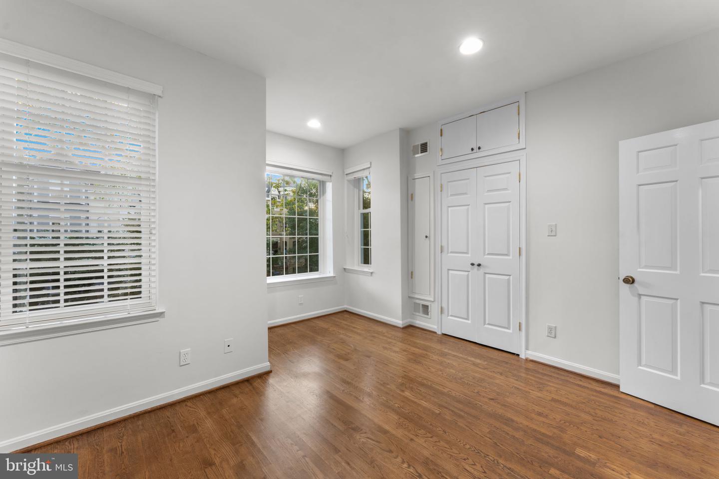 614 8TH ST NE, WASHINGTON, District Of Columbia 20002, 3 Bedrooms Bedrooms, ,2 BathroomsBathrooms,Residential,For sale,614 8TH ST NE,DCDC2225722 MLS # DCDC2225722