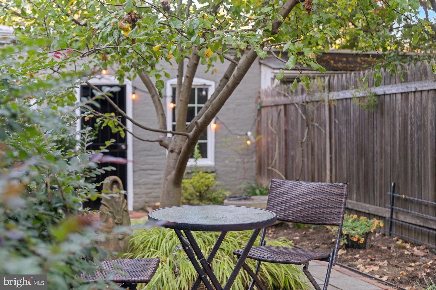 614 8TH ST NE, WASHINGTON, District Of Columbia 20002, 3 Bedrooms Bedrooms, ,2 BathroomsBathrooms,Residential,For sale,614 8TH ST NE,DCDC2225722 MLS # DCDC2225722