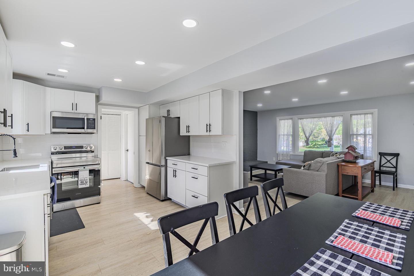 4111 MOUNT ECHO LN, FAIRFAX, Virginia 22033, 4 Bedrooms Bedrooms, ,2 BathroomsBathrooms,Residential,For sale,4111 MOUNT ECHO LN,VAFX2273286 MLS # VAFX2273286