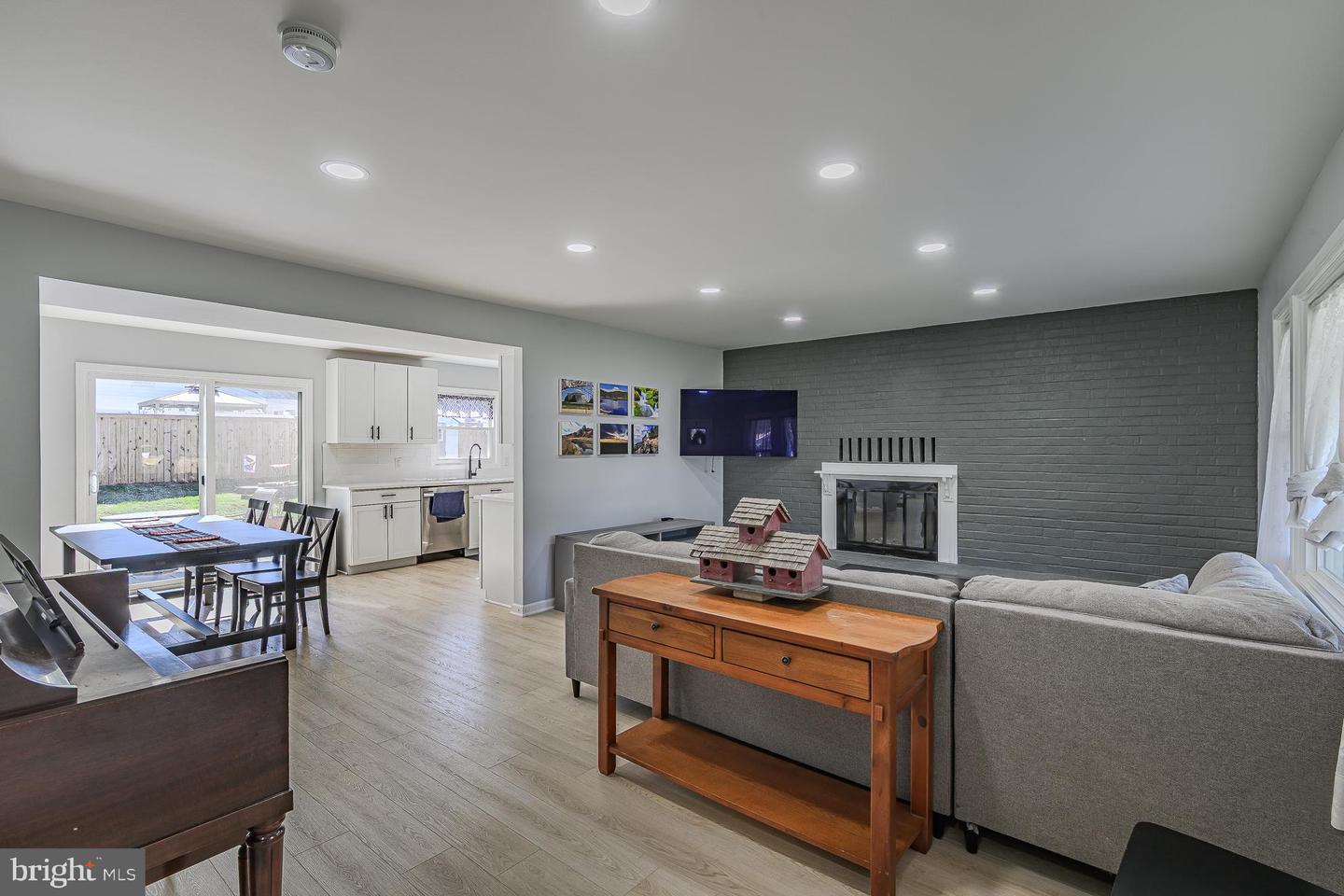 4111 MOUNT ECHO LN, FAIRFAX, Virginia 22033, 4 Bedrooms Bedrooms, ,2 BathroomsBathrooms,Residential,For sale,4111 MOUNT ECHO LN,VAFX2273286 MLS # VAFX2273286