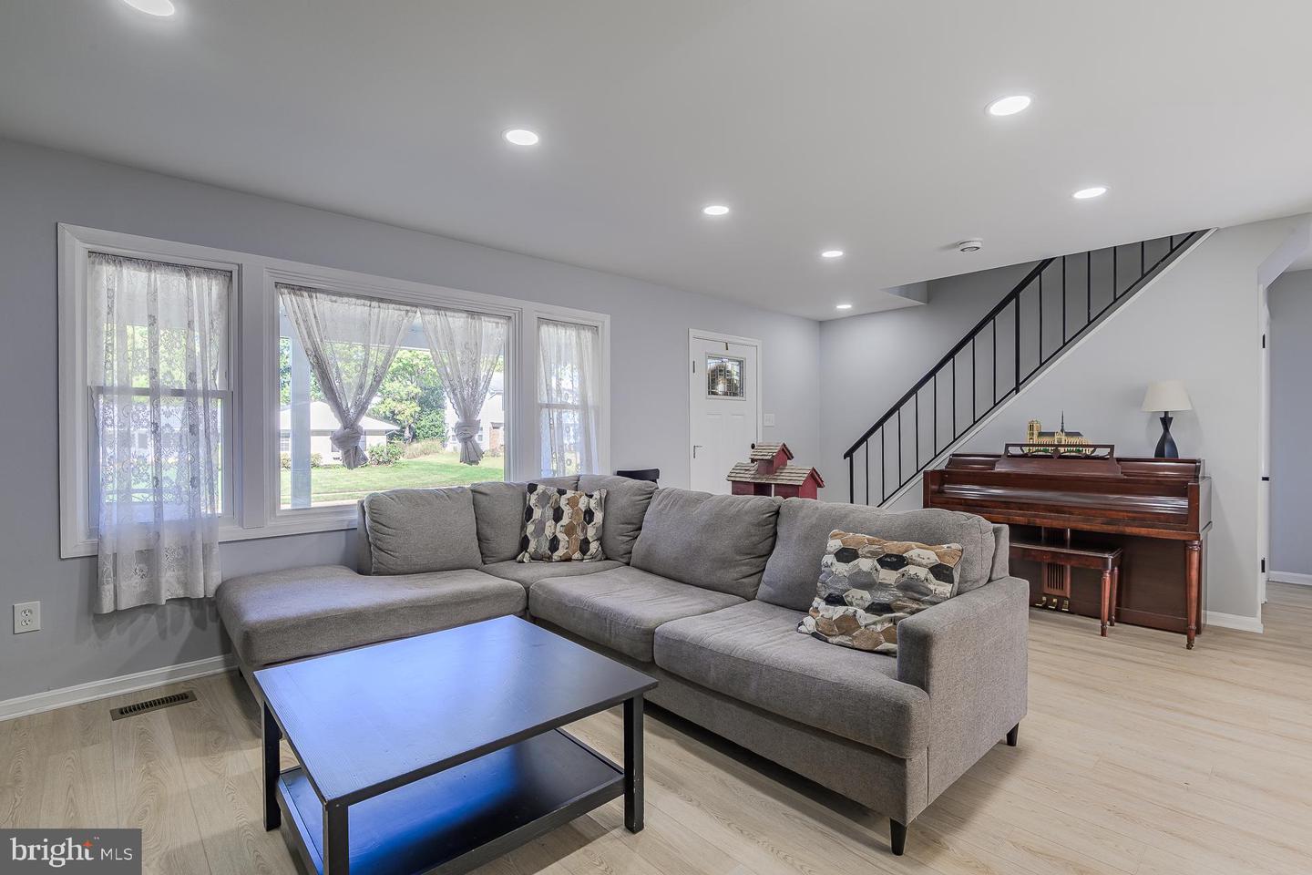 4111 MOUNT ECHO LN, FAIRFAX, Virginia 22033, 4 Bedrooms Bedrooms, ,2 BathroomsBathrooms,Residential,For sale,4111 MOUNT ECHO LN,VAFX2273286 MLS # VAFX2273286