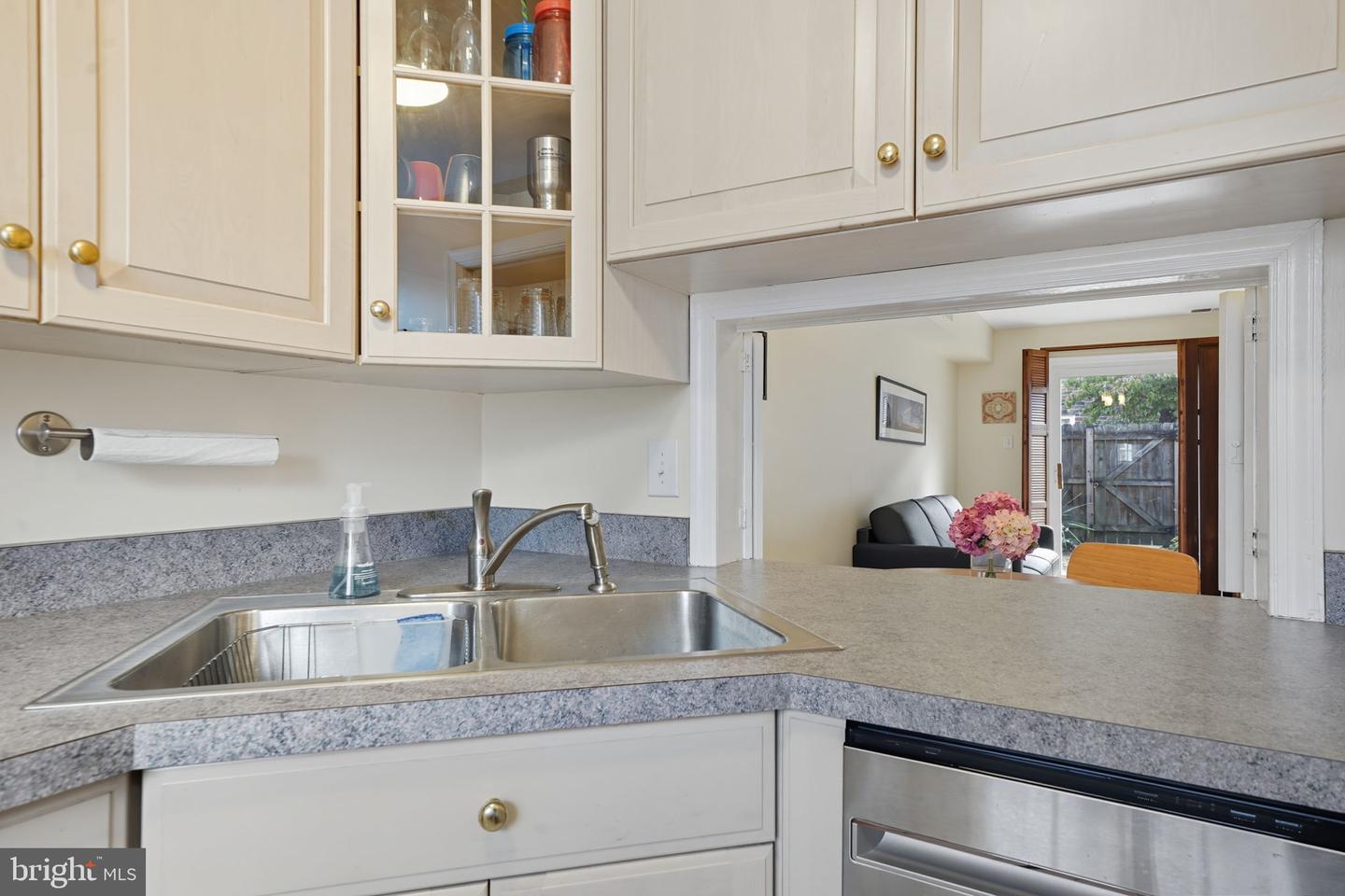 403 N HAMILTON ST #J, RICHMOND, Virginia 23221, 2 Bedrooms Bedrooms, 5 Rooms Rooms,1 BathroomBathrooms,Residential,For sale,403 N HAMILTON ST #J,VARC2000764 MLS # VARC2000764