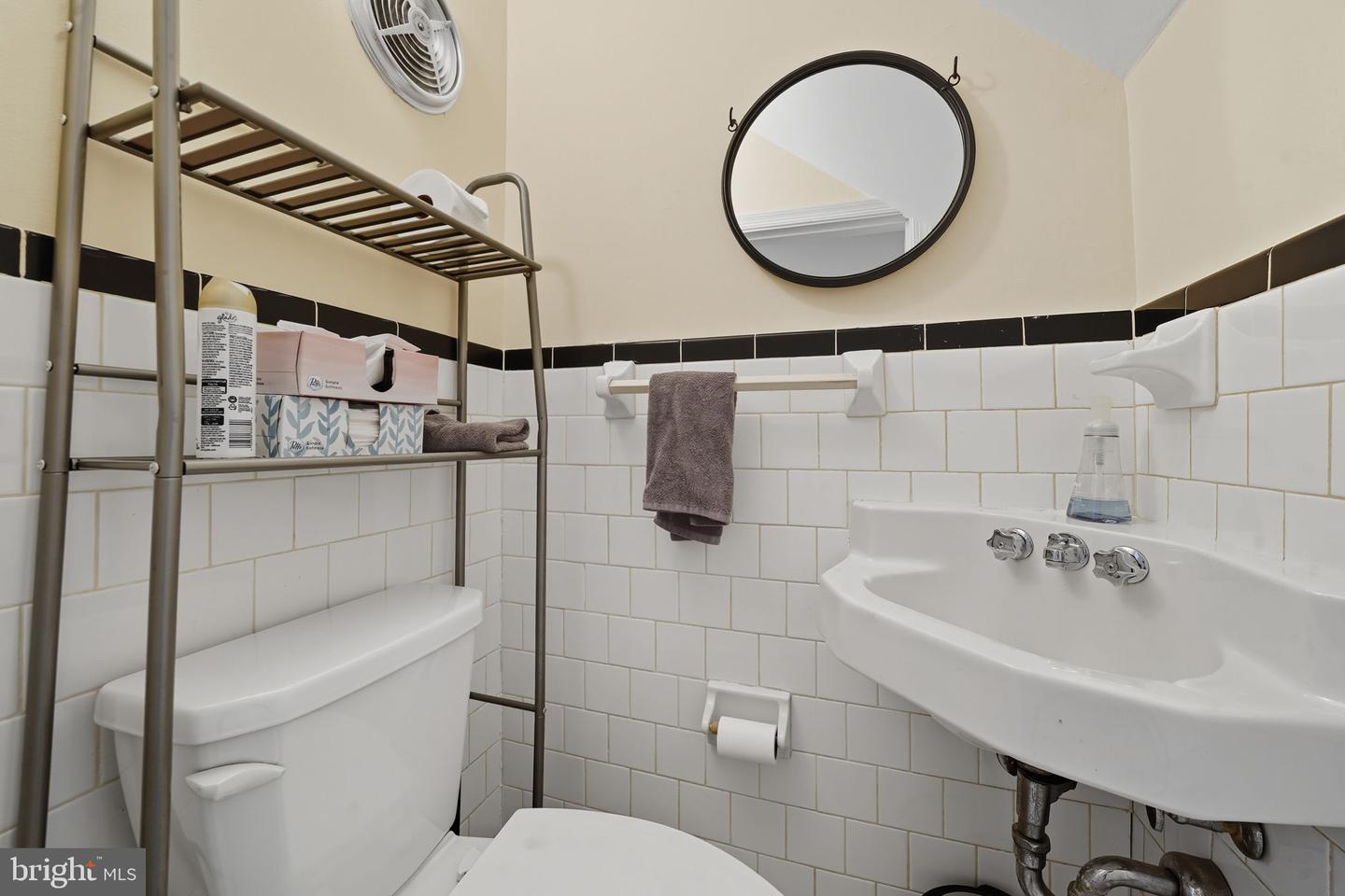 403 N HAMILTON ST #J, RICHMOND, Virginia 23221, 2 Bedrooms Bedrooms, 5 Rooms Rooms,1 BathroomBathrooms,Residential,For sale,403 N HAMILTON ST #J,VARC2000764 MLS # VARC2000764