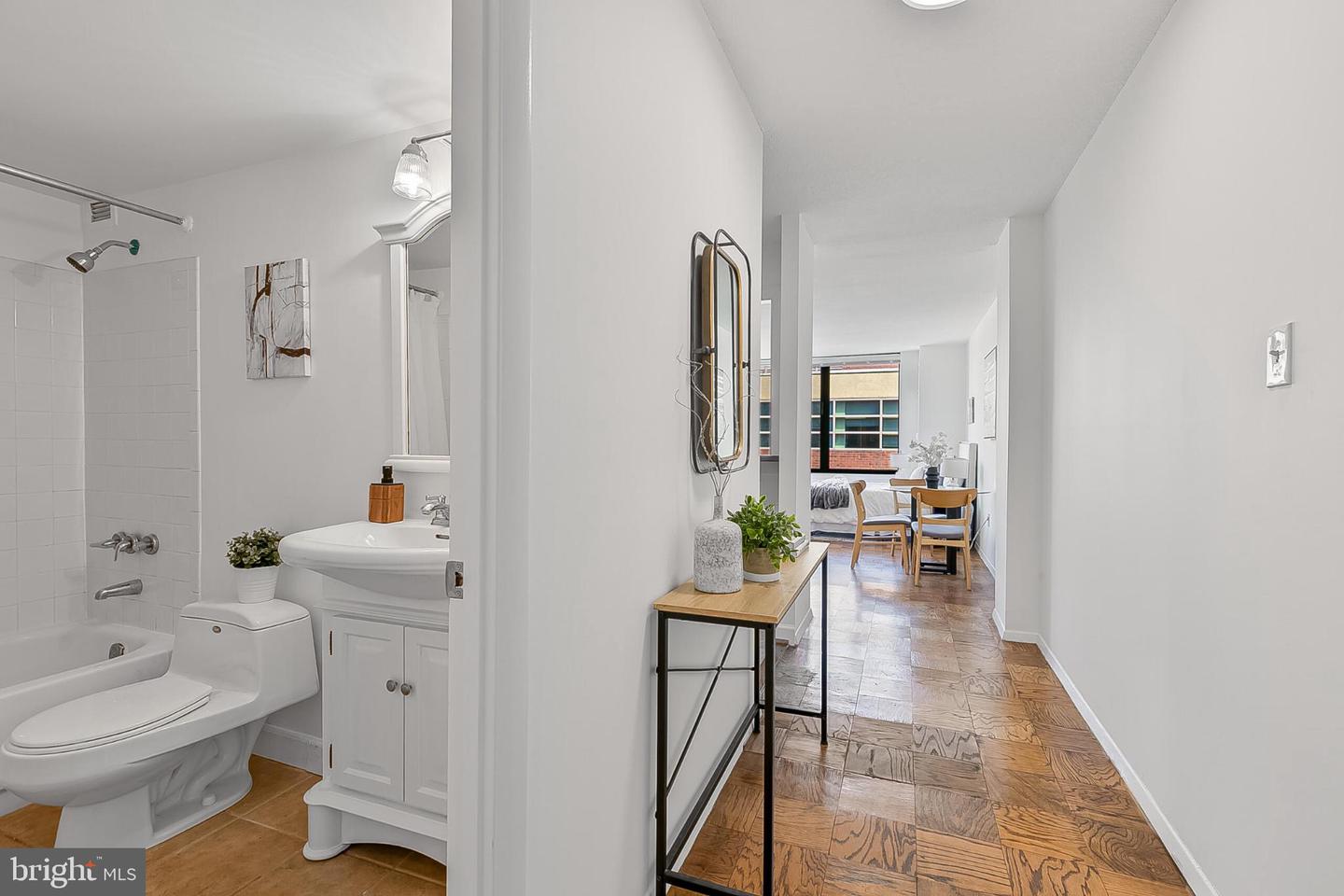 1301 20TH ST NW #901, WASHINGTON, District Of Columbia 20036, 1 Room Rooms,1 BathroomBathrooms,Residential,For sale,1301 20TH ST NW #901,DCDC2225776 MLS # DCDC2225776 1301 20TH ST NW #901, WASHINGTON, District Of Columbia 20036, 1 Room Rooms,1 BathroomBathrooms,Residential,For sale,1301 20TH ST NW #901,DCDC2225776 MLS # DCDC2225776