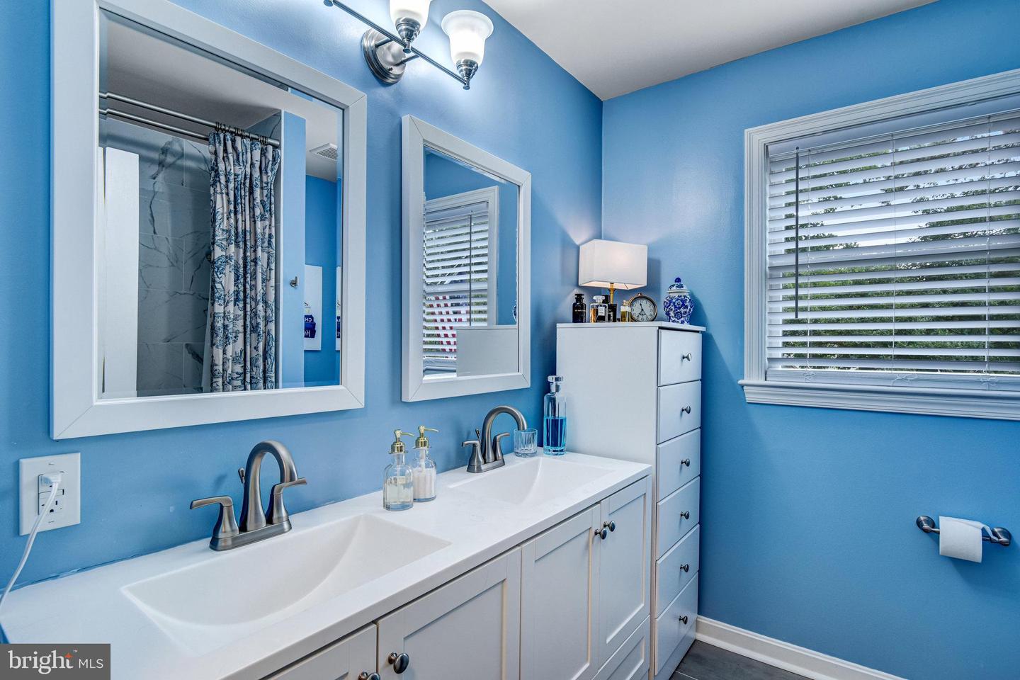 5527 WHARTON LN, CENTREVILLE, Virginia 20120, 3 Bedrooms Bedrooms, ,2 BathroomsBathrooms,Residential,For sale,5527 WHARTON LN,VAFX2273034 MLS # VAFX2273034