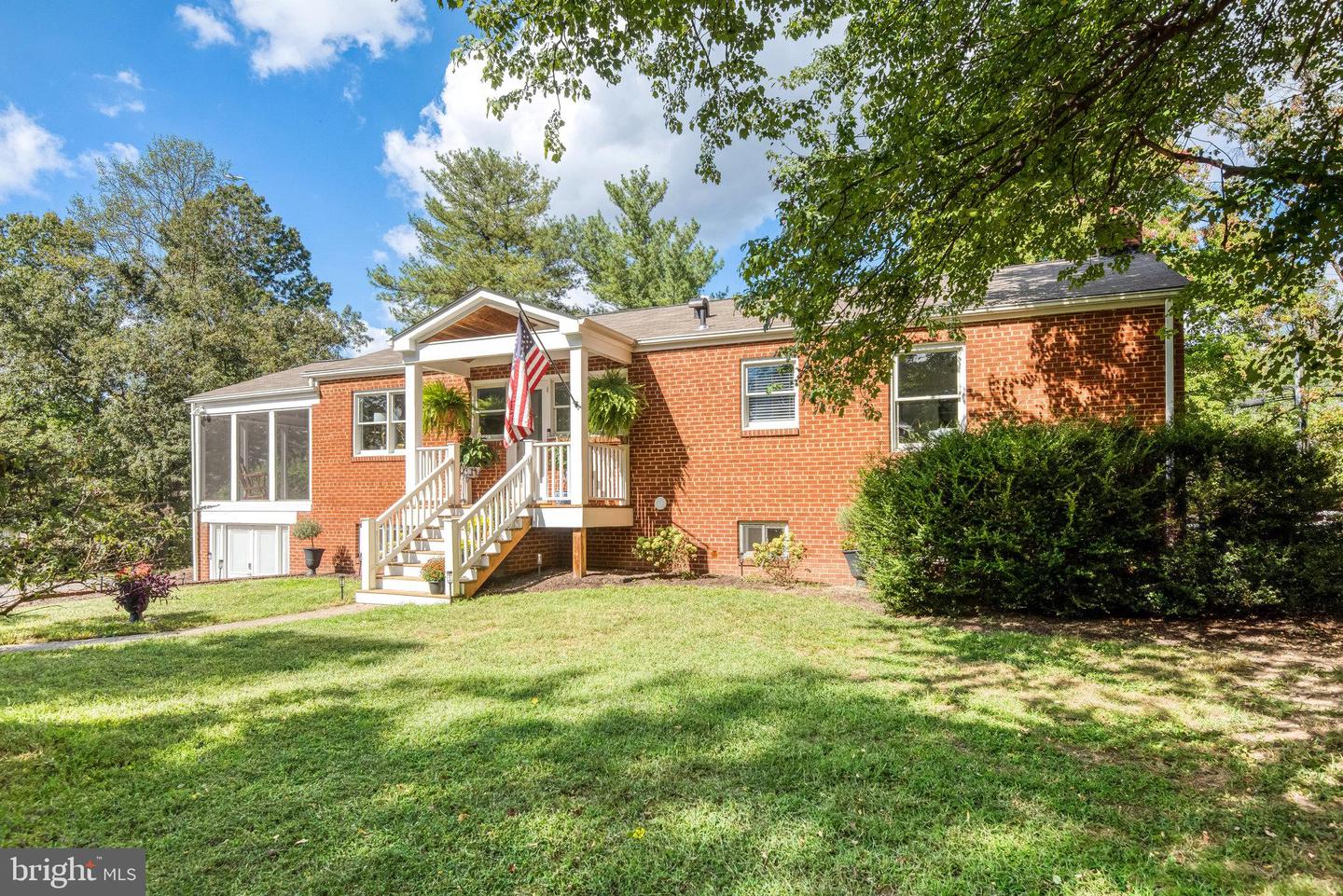 5527 WHARTON LN, CENTREVILLE, Virginia 20120, 3 Bedrooms Bedrooms, ,2 BathroomsBathrooms,Residential,For sale,5527 WHARTON LN,VAFX2273034 MLS # VAFX2273034