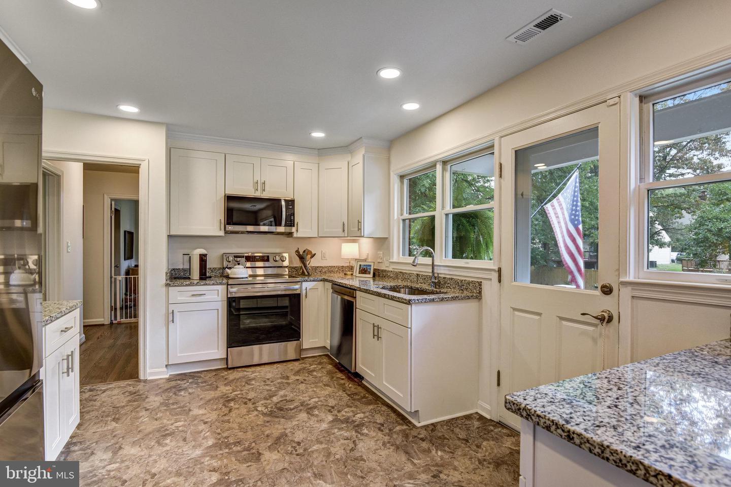 5527 WHARTON LN, CENTREVILLE, Virginia 20120, 3 Bedrooms Bedrooms, ,2 BathroomsBathrooms,Residential,For sale,5527 WHARTON LN,VAFX2273034 MLS # VAFX2273034