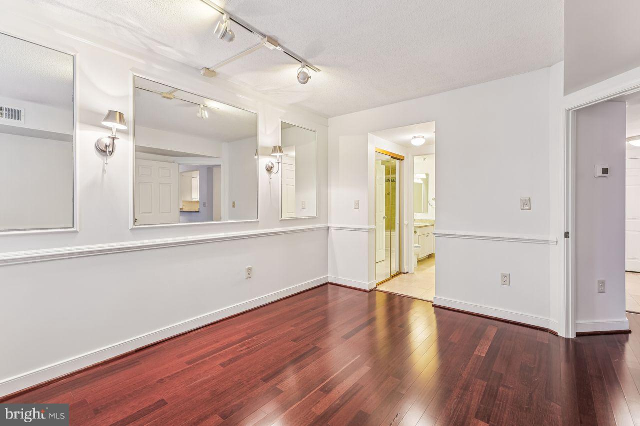 1050 N TAYLOR ST #1-105, ARLINGTON, Virginia 22201, 1 Bedroom Bedrooms, ,1 BathroomBathrooms,Residential,For sale,1050 N TAYLOR ST #1-105,VAAR2064622 MLS # VAAR2064622 1050 N TAYLOR ST #1-105, ARLINGTON, Virginia 22201, 1 Bedroom Bedrooms, ,1 BathroomBathrooms,Residential,For sale,1050 N TAYLOR ST #1-105,VAAR2064622 MLS # VAAR2064622