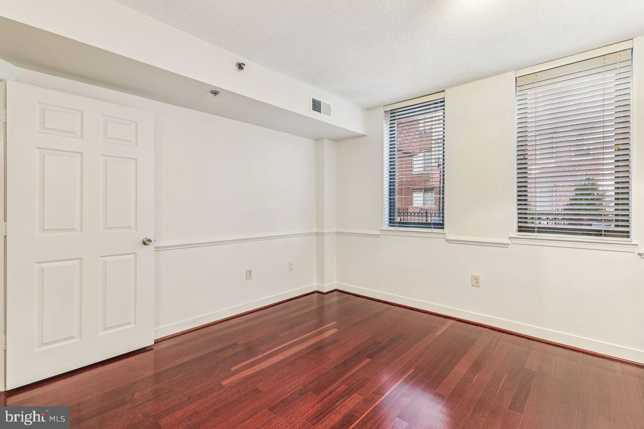 1050 N TAYLOR ST #1-105, ARLINGTON, Virginia 22201, 1 Bedroom Bedrooms, ,1 BathroomBathrooms,Residential,For sale,1050 N TAYLOR ST #1-105,VAAR2064622 MLS # VAAR2064622 1050 N TAYLOR ST #1-105, ARLINGTON, Virginia 22201, 1 Bedroom Bedrooms, ,1 BathroomBathrooms,Residential,For sale,1050 N TAYLOR ST #1-105,VAAR2064622 MLS # VAAR2064622