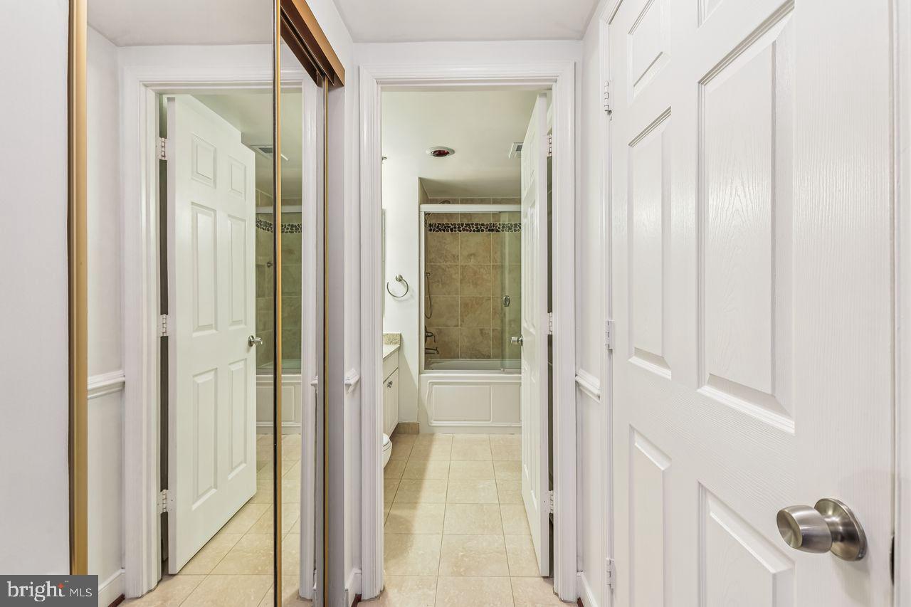 1050 N TAYLOR ST #1-105, ARLINGTON, Virginia 22201, 1 Bedroom Bedrooms, ,1 BathroomBathrooms,Residential,For sale,1050 N TAYLOR ST #1-105,VAAR2064622 MLS # VAAR2064622 1050 N TAYLOR ST #1-105, ARLINGTON, Virginia 22201, 1 Bedroom Bedrooms, ,1 BathroomBathrooms,Residential,For sale,1050 N TAYLOR ST #1-105,VAAR2064622 MLS # VAAR2064622