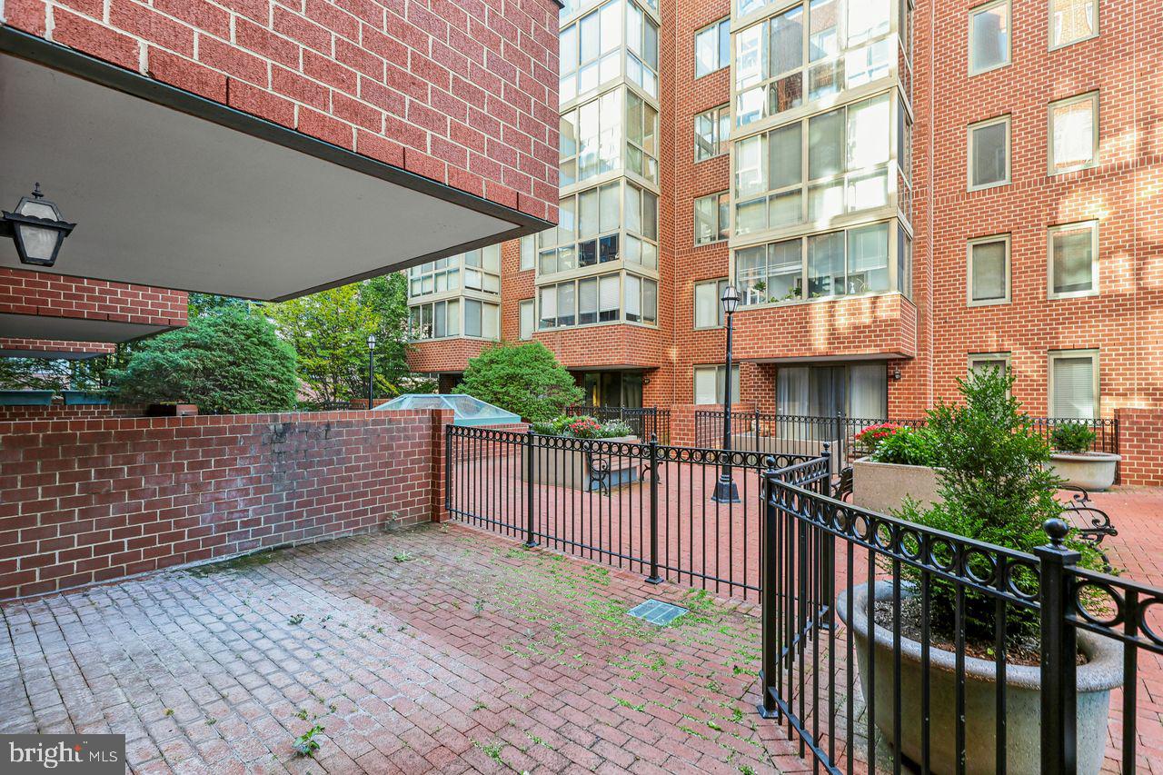 1050 N TAYLOR ST #1-105, ARLINGTON, Virginia 22201, 1 Bedroom Bedrooms, ,1 BathroomBathrooms,Residential,For sale,1050 N TAYLOR ST #1-105,VAAR2064622 MLS # VAAR2064622 1050 N TAYLOR ST #1-105, ARLINGTON, Virginia 22201, 1 Bedroom Bedrooms, ,1 BathroomBathrooms,Residential,For sale,1050 N TAYLOR ST #1-105,VAAR2064622 MLS # VAAR2064622