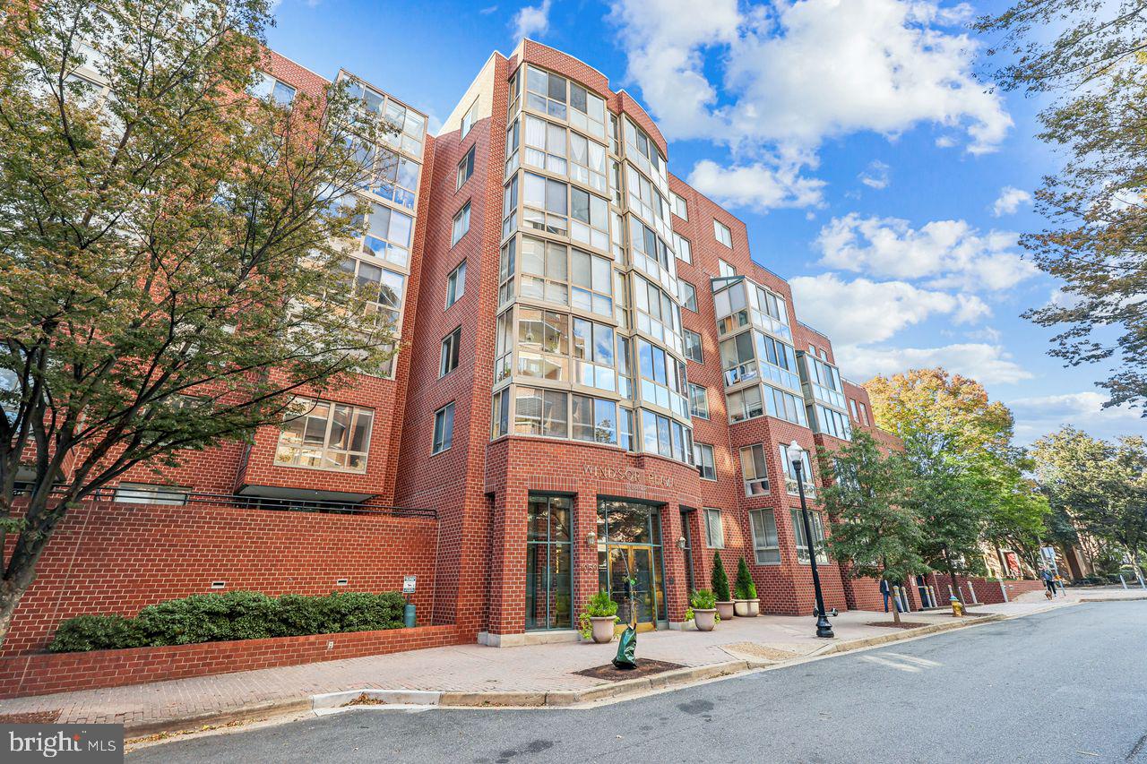 1050 N TAYLOR ST #1-105, ARLINGTON, Virginia 22201, 1 Bedroom Bedrooms, ,1 BathroomBathrooms,Residential,For sale,1050 N TAYLOR ST #1-105,VAAR2064622 MLS # VAAR2064622 1050 N TAYLOR ST #1-105, ARLINGTON, Virginia 22201, 1 Bedroom Bedrooms, ,1 BathroomBathrooms,Residential,For sale,1050 N TAYLOR ST #1-105,VAAR2064622 MLS # VAAR2064622
