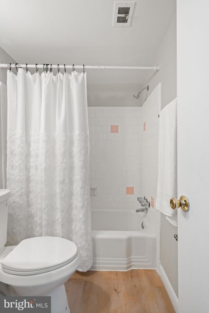 4367 AMERICANA DR #F 104, ANNANDALE, Virginia 22003, 1 Bedroom Bedrooms, ,1 BathroomBathrooms,Residential,For sale,4367 AMERICANA DR #F 104,VAFX2273052 MLS # VAFX2273052