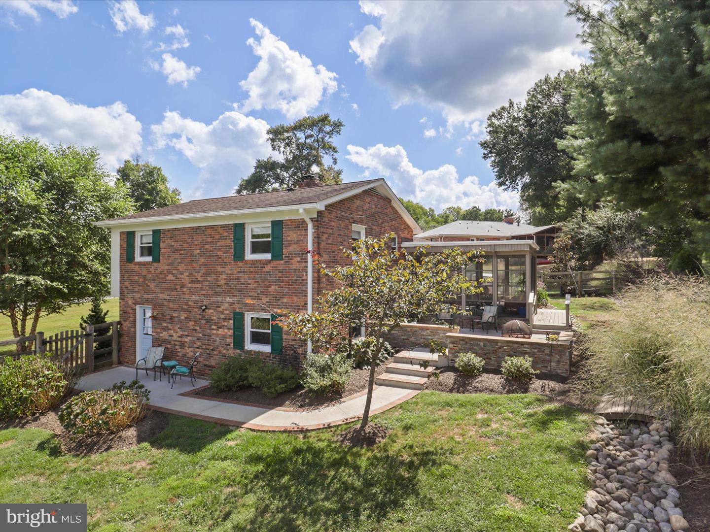2736 CALKINS RD, HERNDON, Virginia 20171, 3 Bedrooms Bedrooms, 16 Rooms Rooms,4 BathroomsBathrooms,Residential,For sale,2736 CALKINS RD,VAFX2273088 MLS # VAFX2273088
