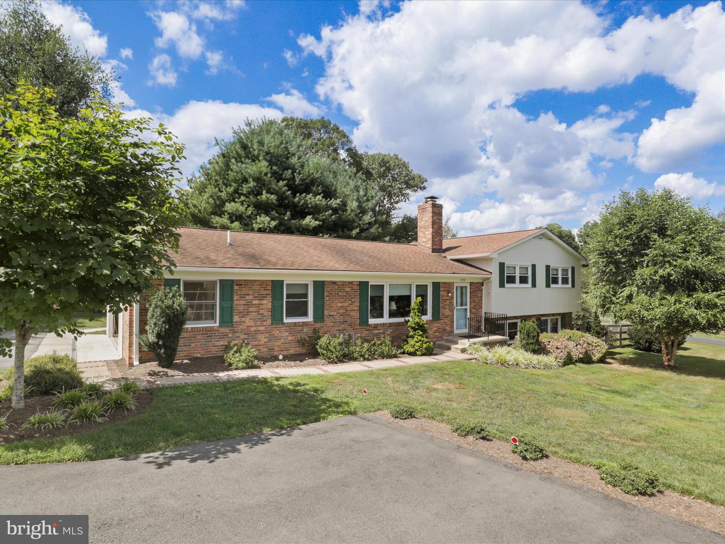 2736 CALKINS RD, HERNDON, Virginia 20171, 3 Bedrooms Bedrooms, 16 Rooms Rooms,4 BathroomsBathrooms,Residential,For sale,2736 CALKINS RD,VAFX2273088 MLS # VAFX2273088