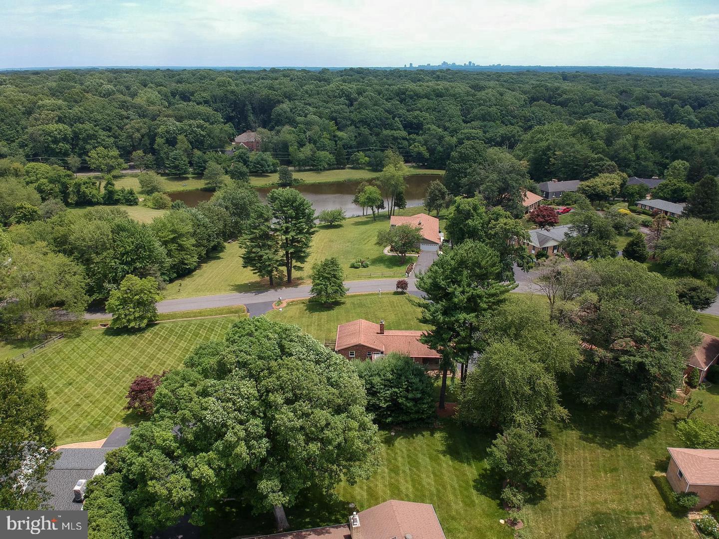 2736 CALKINS RD, HERNDON, Virginia 20171, 3 Bedrooms Bedrooms, 16 Rooms Rooms,4 BathroomsBathrooms,Residential,For sale,2736 CALKINS RD,VAFX2273088 MLS # VAFX2273088