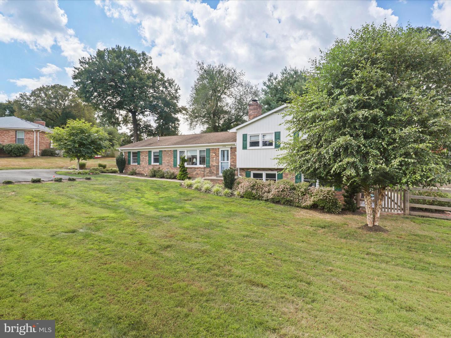 2736 CALKINS RD, HERNDON, Virginia 20171, 3 Bedrooms Bedrooms, 16 Rooms Rooms,4 BathroomsBathrooms,Residential,For sale,2736 CALKINS RD,VAFX2273088 MLS # VAFX2273088