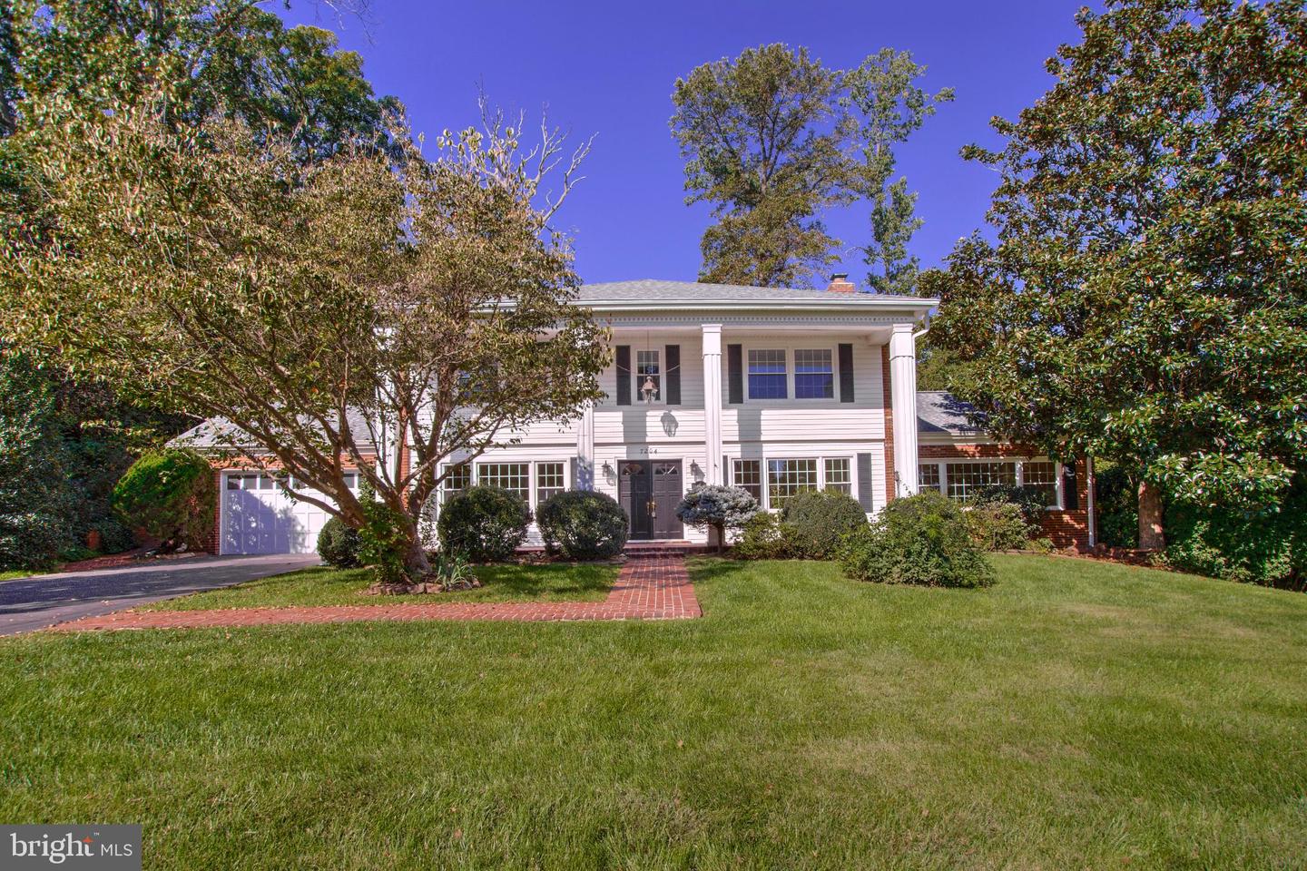 7204 REGENT DR, ALEXANDRIA, Virginia 22307, 4 Bedrooms Bedrooms, 7 Rooms Rooms,2 BathroomsBathrooms,Residential,For sale,7204 REGENT DR,VAFX2273098 MLS # VAFX2273098