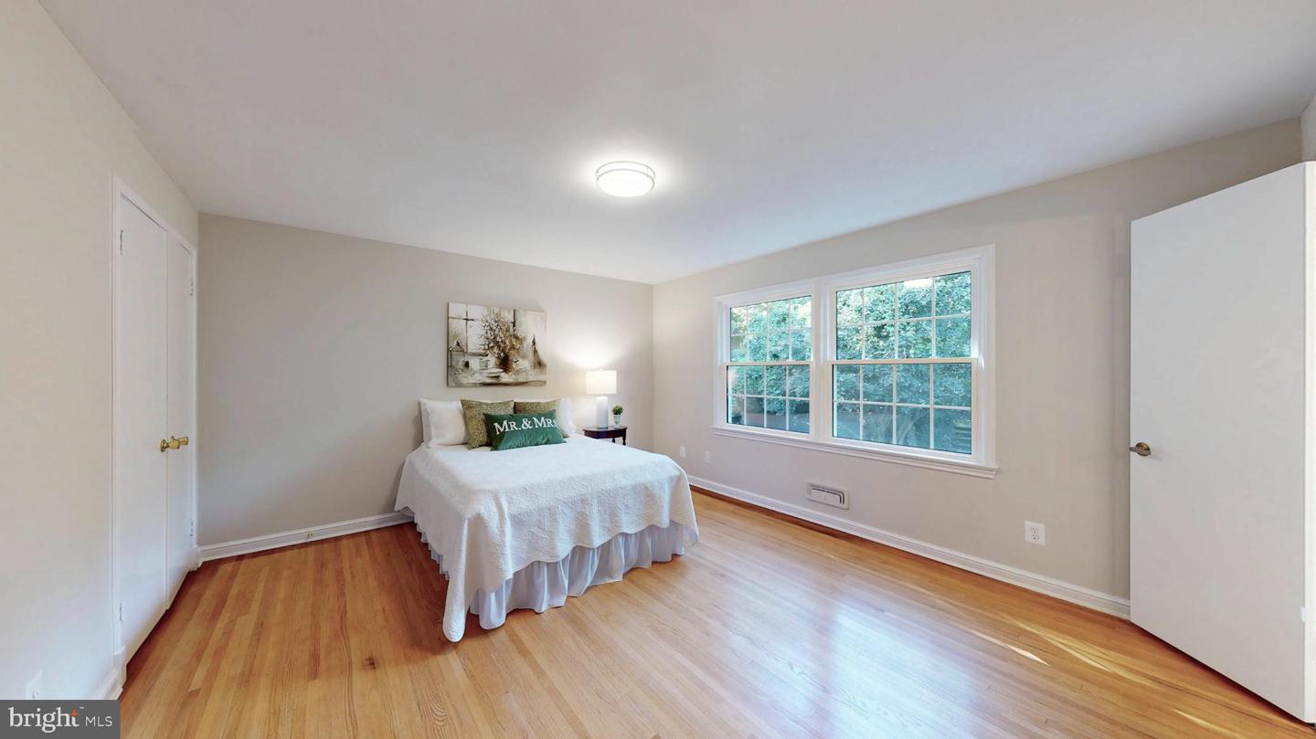 7204 REGENT DR, ALEXANDRIA, Virginia 22307, 4 Bedrooms Bedrooms, 7 Rooms Rooms,2 BathroomsBathrooms,Residential,For sale,7204 REGENT DR,VAFX2273098 MLS # VAFX2273098