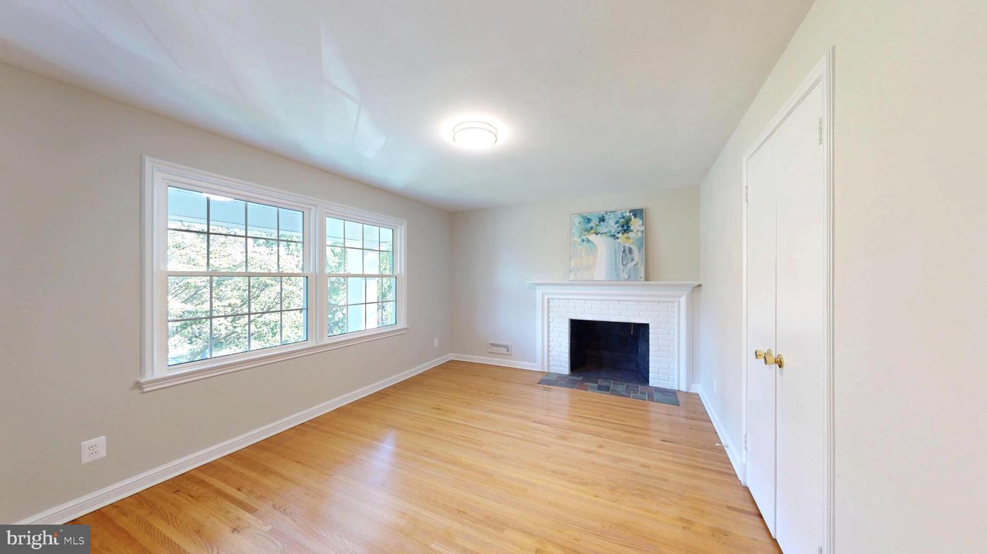 7204 REGENT DR, ALEXANDRIA, Virginia 22307, 4 Bedrooms Bedrooms, 7 Rooms Rooms,2 BathroomsBathrooms,Residential,For sale,7204 REGENT DR,VAFX2273098 MLS # VAFX2273098
