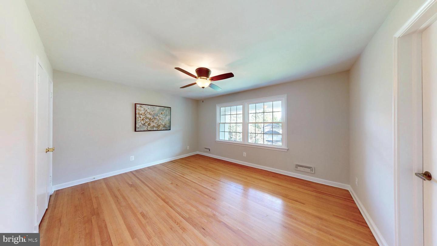 7204 REGENT DR, ALEXANDRIA, Virginia 22307, 4 Bedrooms Bedrooms, 7 Rooms Rooms,2 BathroomsBathrooms,Residential,For sale,7204 REGENT DR,VAFX2273098 MLS # VAFX2273098