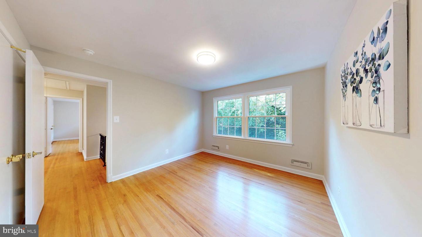 7204 REGENT DR, ALEXANDRIA, Virginia 22307, 4 Bedrooms Bedrooms, 7 Rooms Rooms,2 BathroomsBathrooms,Residential,For sale,7204 REGENT DR,VAFX2273098 MLS # VAFX2273098
