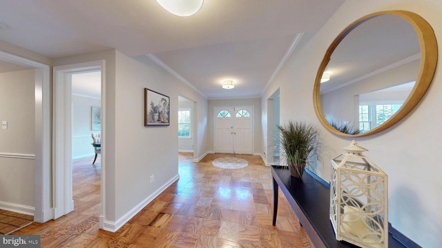 7204 REGENT DR, ALEXANDRIA, Virginia 22307, 4 Bedrooms Bedrooms, 7 Rooms Rooms,2 BathroomsBathrooms,Residential,For sale,7204 REGENT DR,VAFX2273098 MLS # VAFX2273098