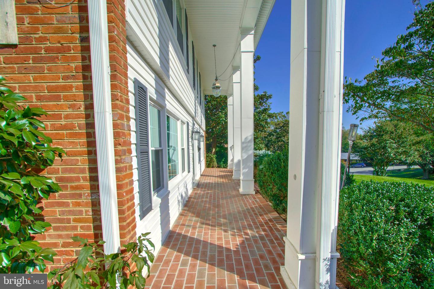 7204 REGENT DR, ALEXANDRIA, Virginia 22307, 4 Bedrooms Bedrooms, 7 Rooms Rooms,2 BathroomsBathrooms,Residential,For sale,7204 REGENT DR,VAFX2273098 MLS # VAFX2273098