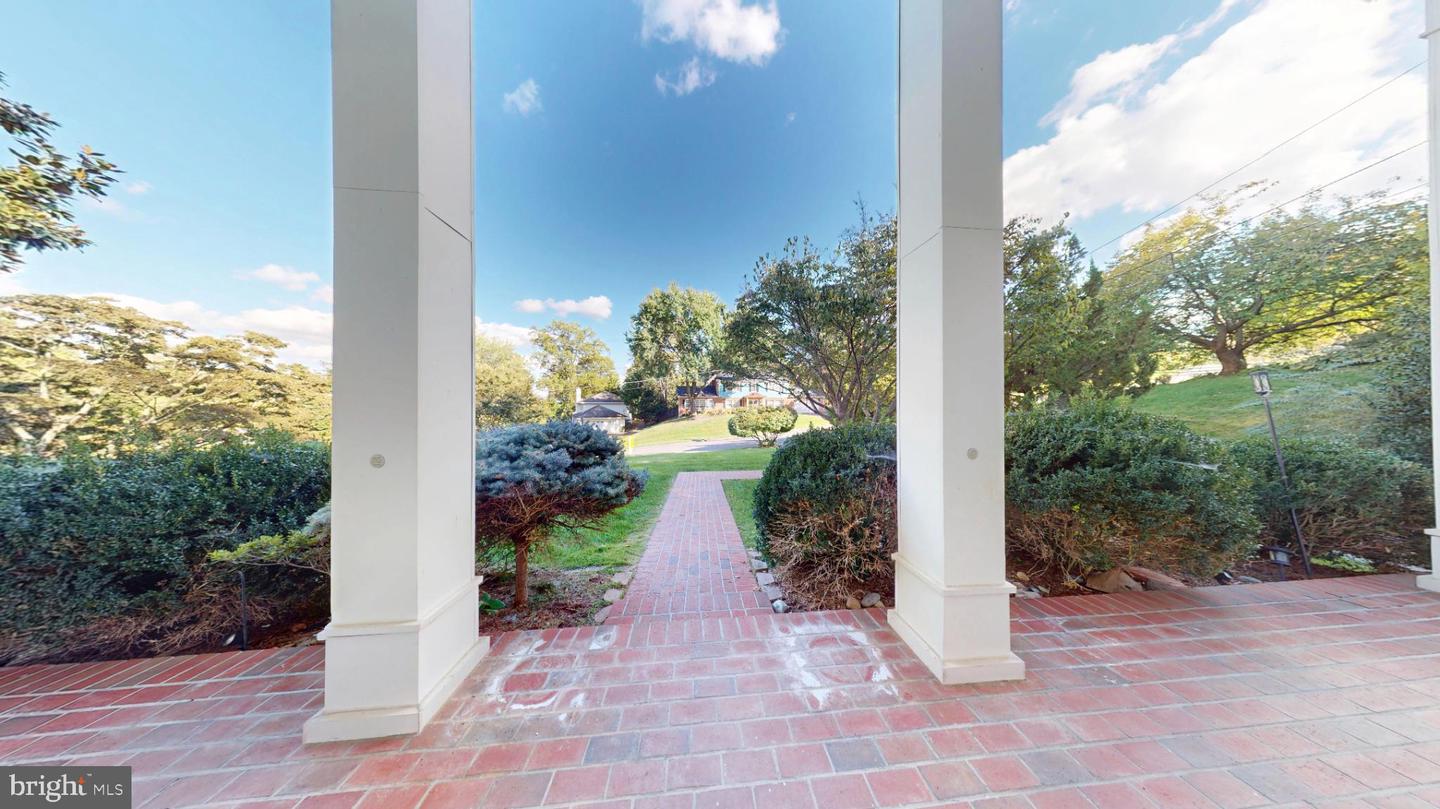 7204 REGENT DR, ALEXANDRIA, Virginia 22307, 4 Bedrooms Bedrooms, 7 Rooms Rooms,2 BathroomsBathrooms,Residential,For sale,7204 REGENT DR,VAFX2273098 MLS # VAFX2273098