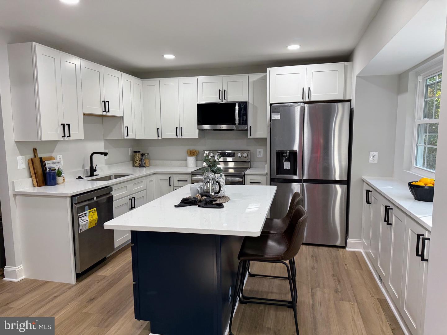 9983 HEMLOCK WOODS LN, BURKE, Virginia 22015, 3 Bedrooms Bedrooms, ,3 BathroomsBathrooms,Residential,For sale,9983 HEMLOCK WOODS LN,VAFX2273126 MLS # VAFX2273126