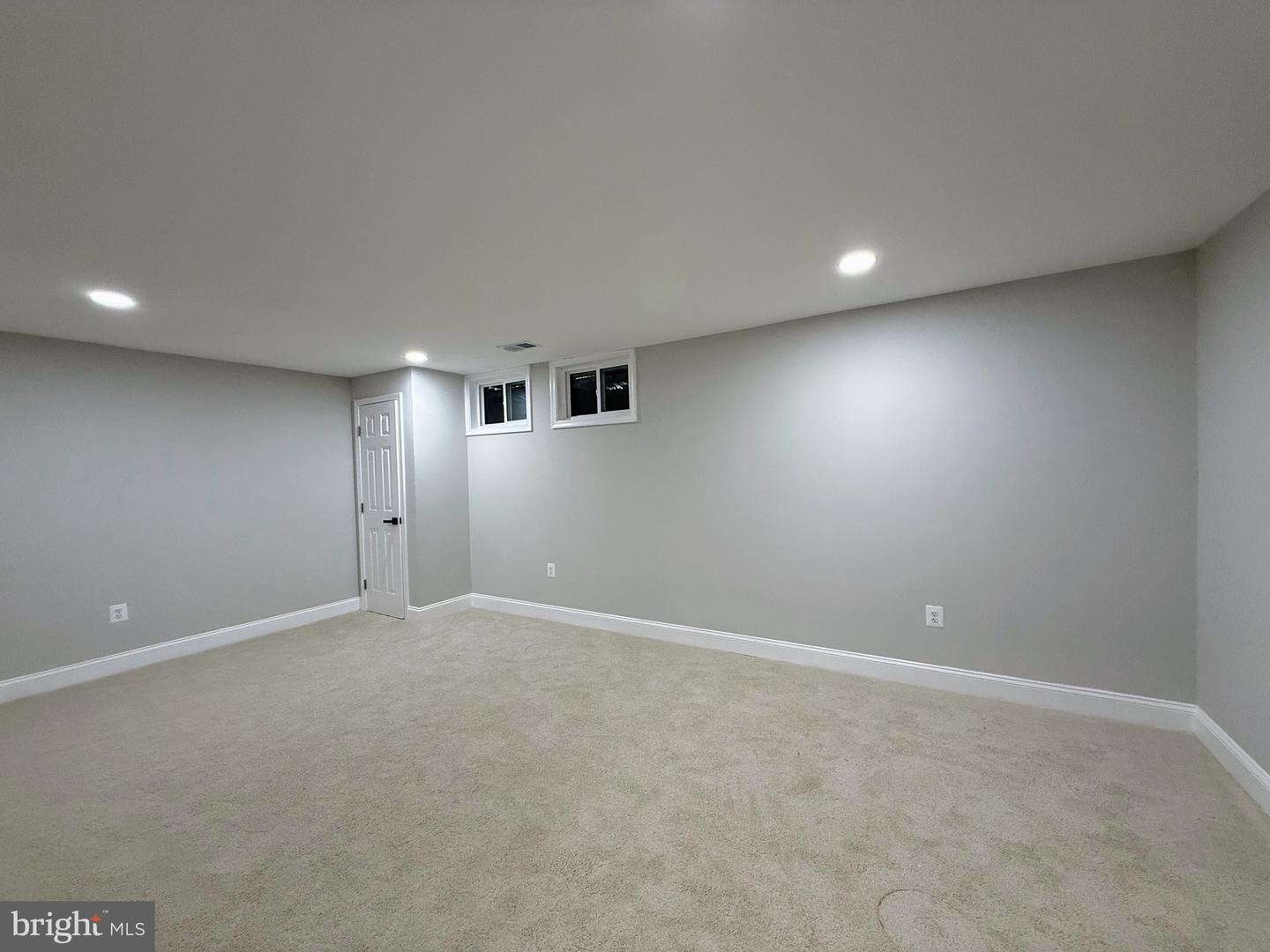 9983 HEMLOCK WOODS LN, BURKE, Virginia 22015, 3 Bedrooms Bedrooms, ,3 BathroomsBathrooms,Residential,For sale,9983 HEMLOCK WOODS LN,VAFX2273126 MLS # VAFX2273126
