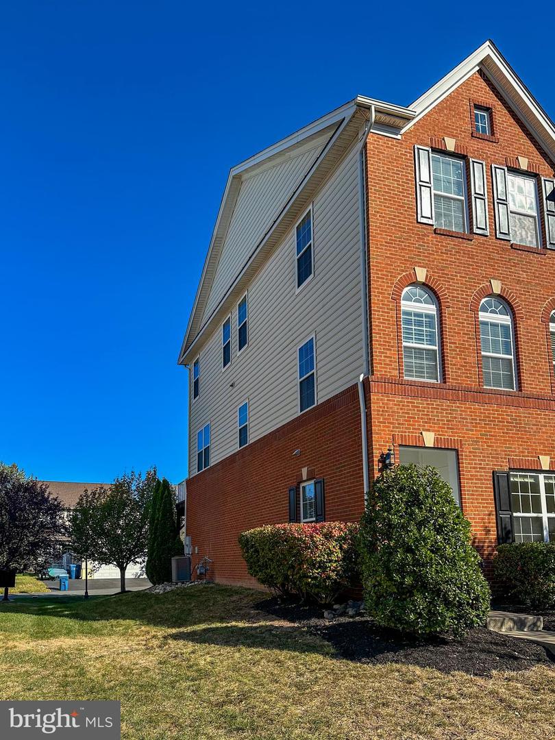 23069 WEYBRIDGE SQ, BROADLANDS, Virginia 20148, 4 Bedrooms Bedrooms, ,2 BathroomsBathrooms,Residential,For sale,23069 WEYBRIDGE SQ,VALO2108380 MLS # VALO2108380