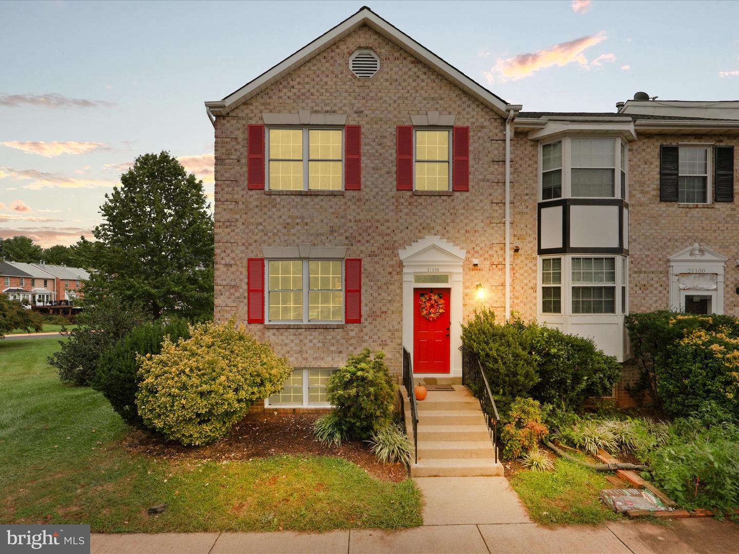 21098 FIRESIDE CT, STERLING, Virginia 20164, 4 Bedrooms Bedrooms, ,3 BathroomsBathrooms,Residential,For sale,21098 FIRESIDE CT,VALO2108382 MLS # VALO2108382