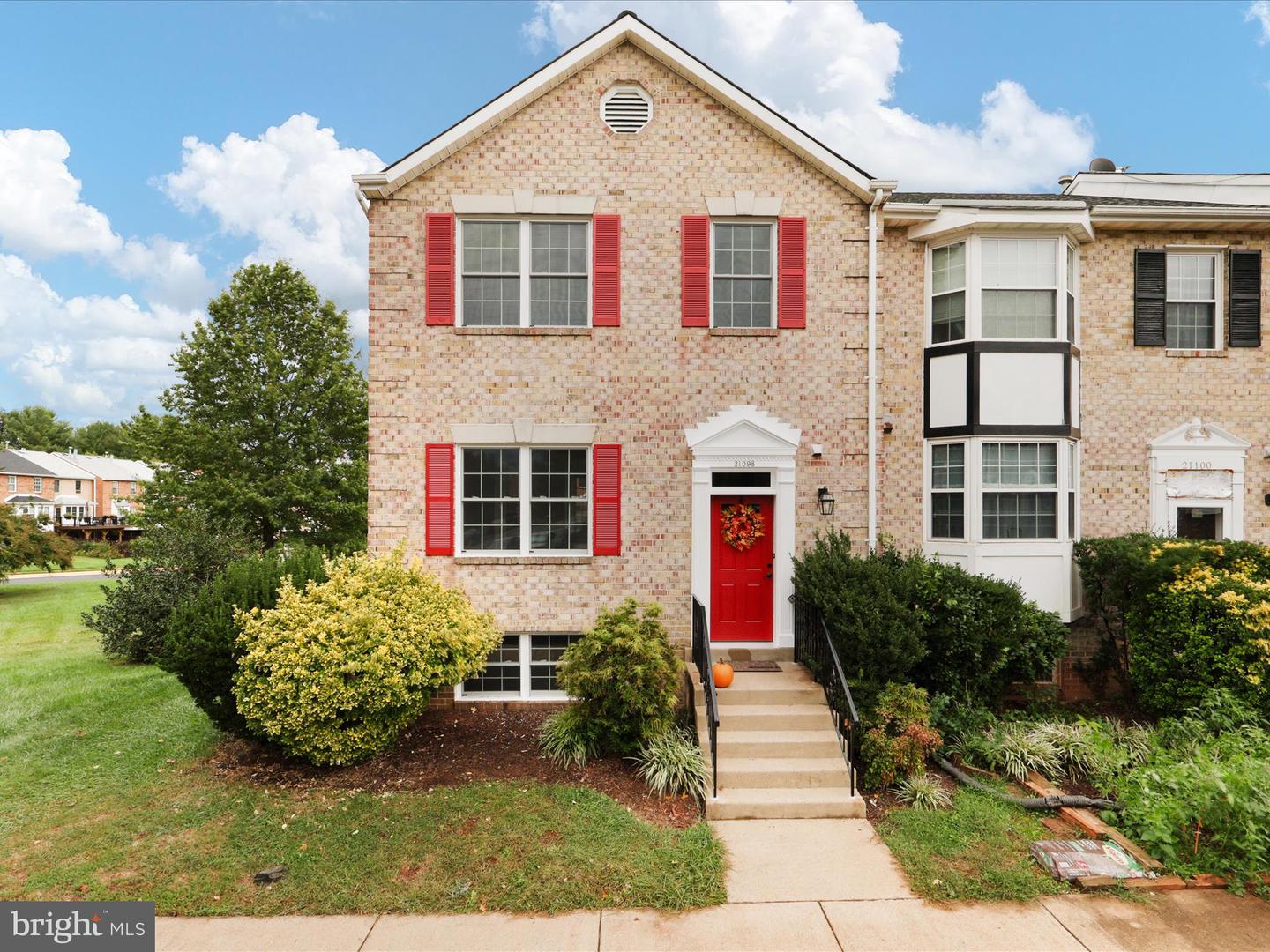 21098 FIRESIDE CT, STERLING, Virginia 20164, 4 Bedrooms Bedrooms, ,3 BathroomsBathrooms,Residential,For sale,21098 FIRESIDE CT,VALO2108382 MLS # VALO2108382