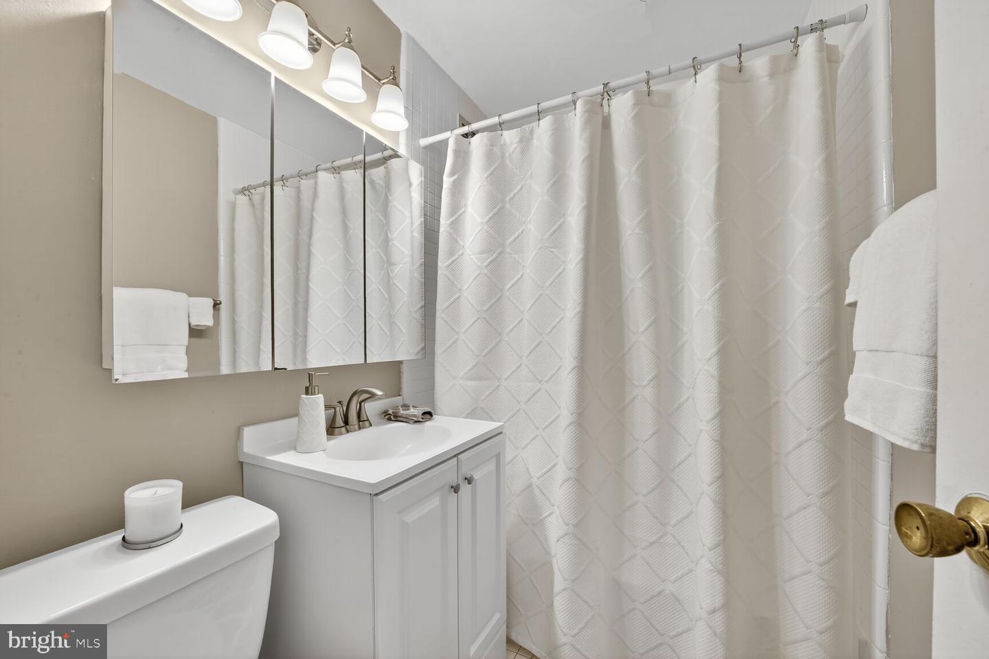 1111 ARLINGTON BLVD #443, ARLINGTON, Virginia 22209, 1 Bedroom Bedrooms, ,1 BathroomBathrooms,Residential,For sale,1111 ARLINGTON BLVD #443,VAAR2064648 MLS # VAAR2064648