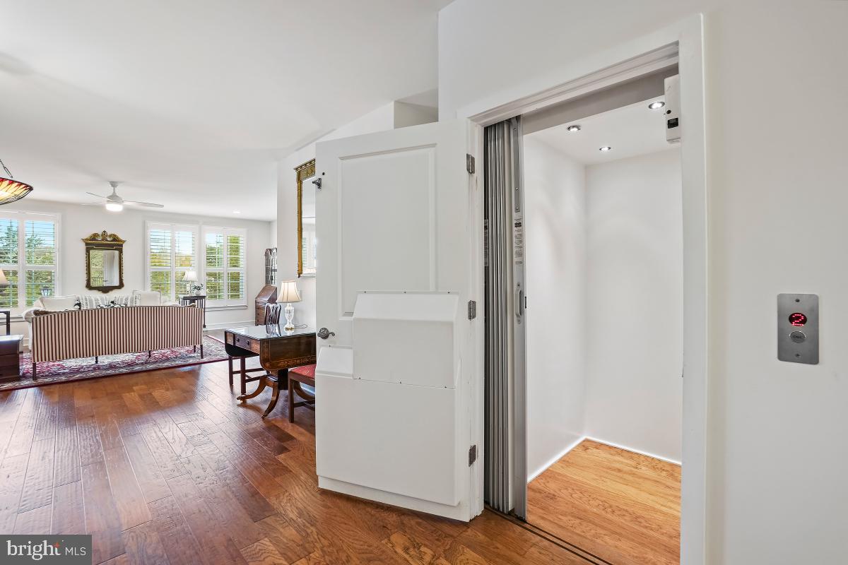 7762 BELVALE DR, ALEXANDRIA, Virginia 22315, 3 Bedrooms Bedrooms, ,2 BathroomsBathrooms,Residential,For sale,7762 BELVALE DR,VAFX2273200 MLS # VAFX2273200