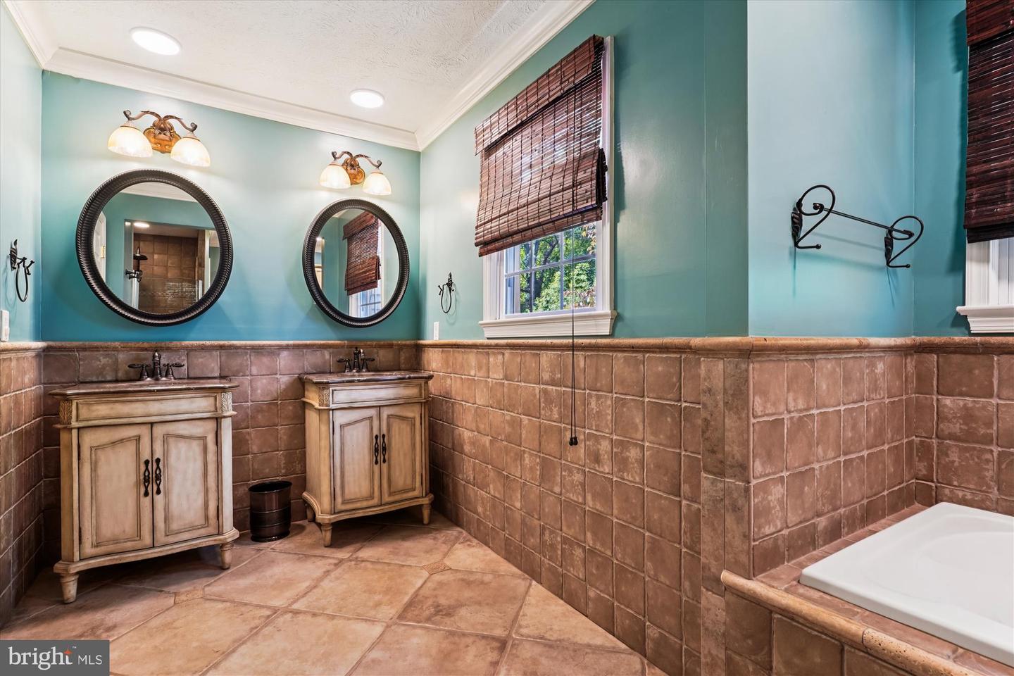 4710 PINECREST CT, DUMFRIES, Virginia 22025, 4 Bedrooms Bedrooms, ,3 BathroomsBathrooms,Residential,For sale,4710 PINECREST CT,VAPW2105544 MLS # VAPW2105544