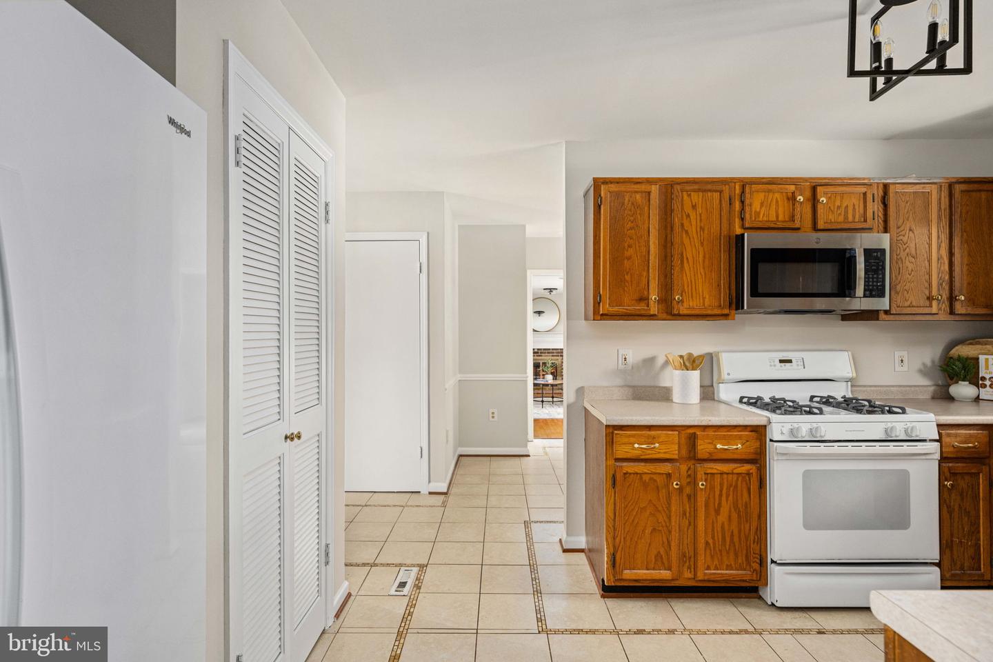 5613 MOUNT BURNSIDE WAY, BURKE, Virginia 22015, 4 Bedrooms Bedrooms, ,3 BathroomsBathrooms,Residential,For sale,5613 MOUNT BURNSIDE WAY,VAFX2273212 MLS # VAFX2273212
