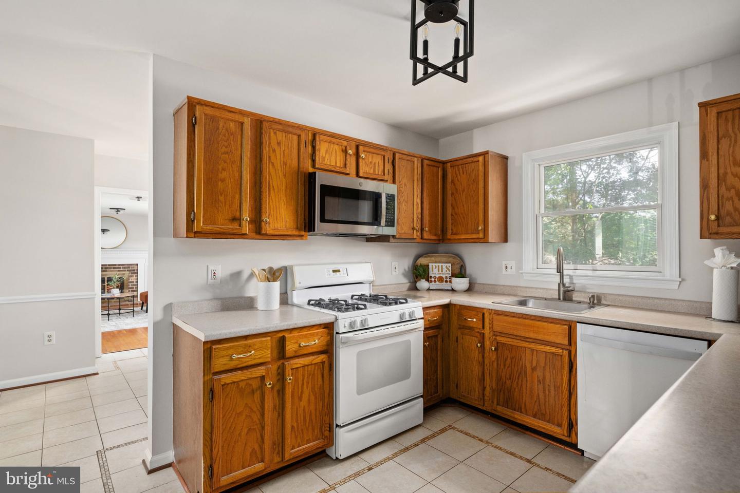 5613 MOUNT BURNSIDE WAY, BURKE, Virginia 22015, 4 Bedrooms Bedrooms, ,3 BathroomsBathrooms,Residential,For sale,5613 MOUNT BURNSIDE WAY,VAFX2273212 MLS # VAFX2273212