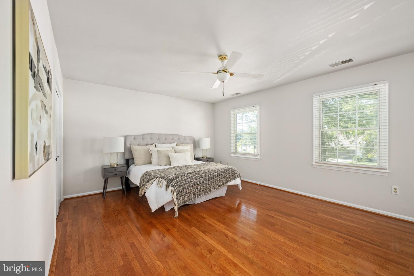 5613 MOUNT BURNSIDE WAY, BURKE, Virginia 22015, 4 Bedrooms Bedrooms, ,3 BathroomsBathrooms,Residential,For sale,5613 MOUNT BURNSIDE WAY,VAFX2273212 MLS # VAFX2273212