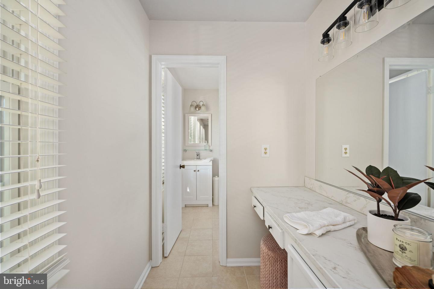 5613 MOUNT BURNSIDE WAY, BURKE, Virginia 22015, 4 Bedrooms Bedrooms, ,3 BathroomsBathrooms,Residential,For sale,5613 MOUNT BURNSIDE WAY,VAFX2273212 MLS # VAFX2273212