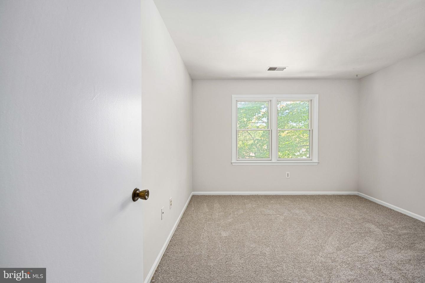 5613 MOUNT BURNSIDE WAY, BURKE, Virginia 22015, 4 Bedrooms Bedrooms, ,3 BathroomsBathrooms,Residential,For sale,5613 MOUNT BURNSIDE WAY,VAFX2273212 MLS # VAFX2273212