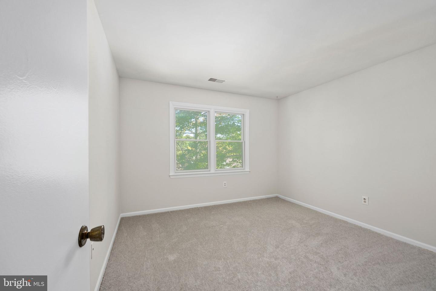 5613 MOUNT BURNSIDE WAY, BURKE, Virginia 22015, 4 Bedrooms Bedrooms, ,3 BathroomsBathrooms,Residential,For sale,5613 MOUNT BURNSIDE WAY,VAFX2273212 MLS # VAFX2273212