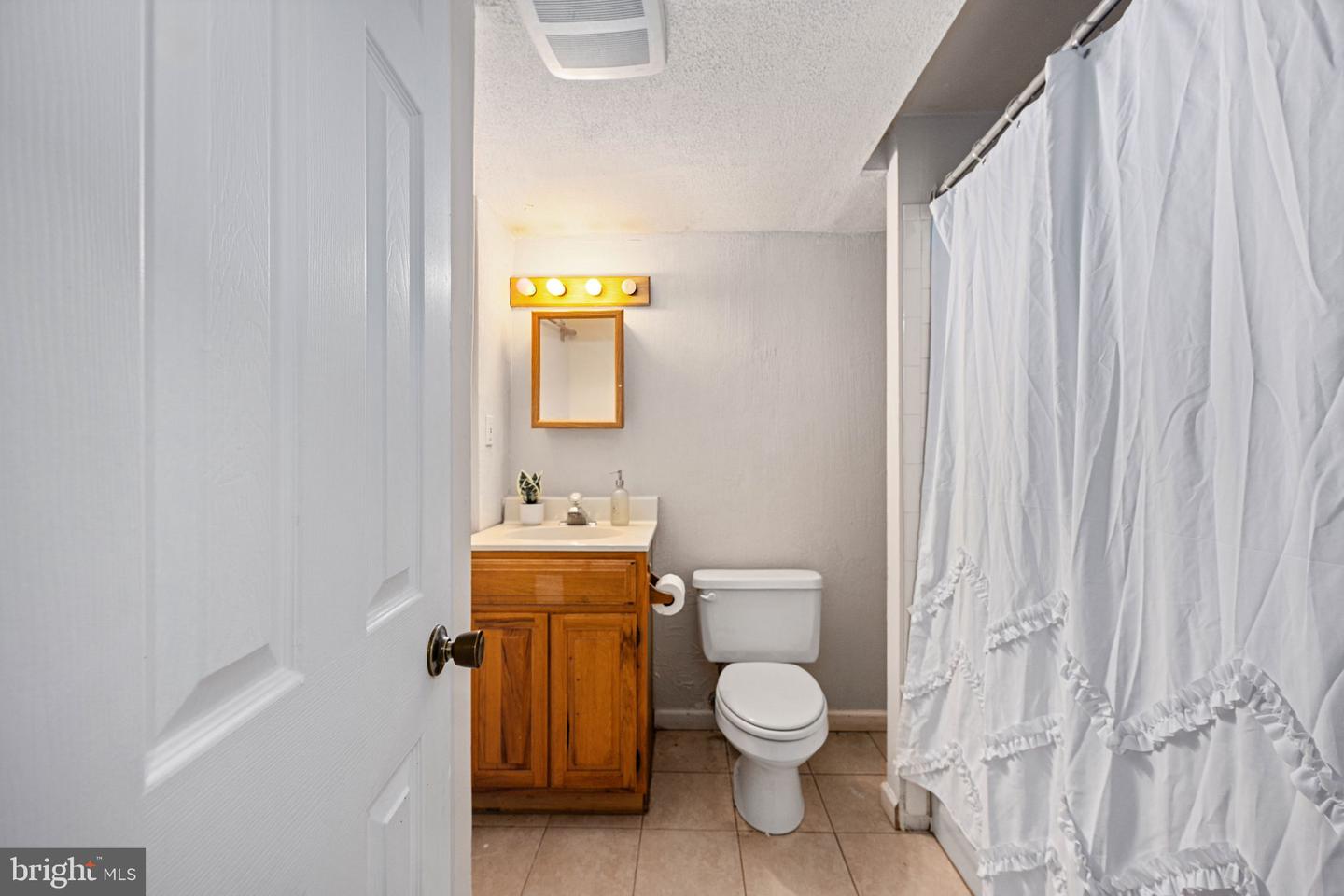 5613 MOUNT BURNSIDE WAY, BURKE, Virginia 22015, 4 Bedrooms Bedrooms, ,3 BathroomsBathrooms,Residential,For sale,5613 MOUNT BURNSIDE WAY,VAFX2273212 MLS # VAFX2273212