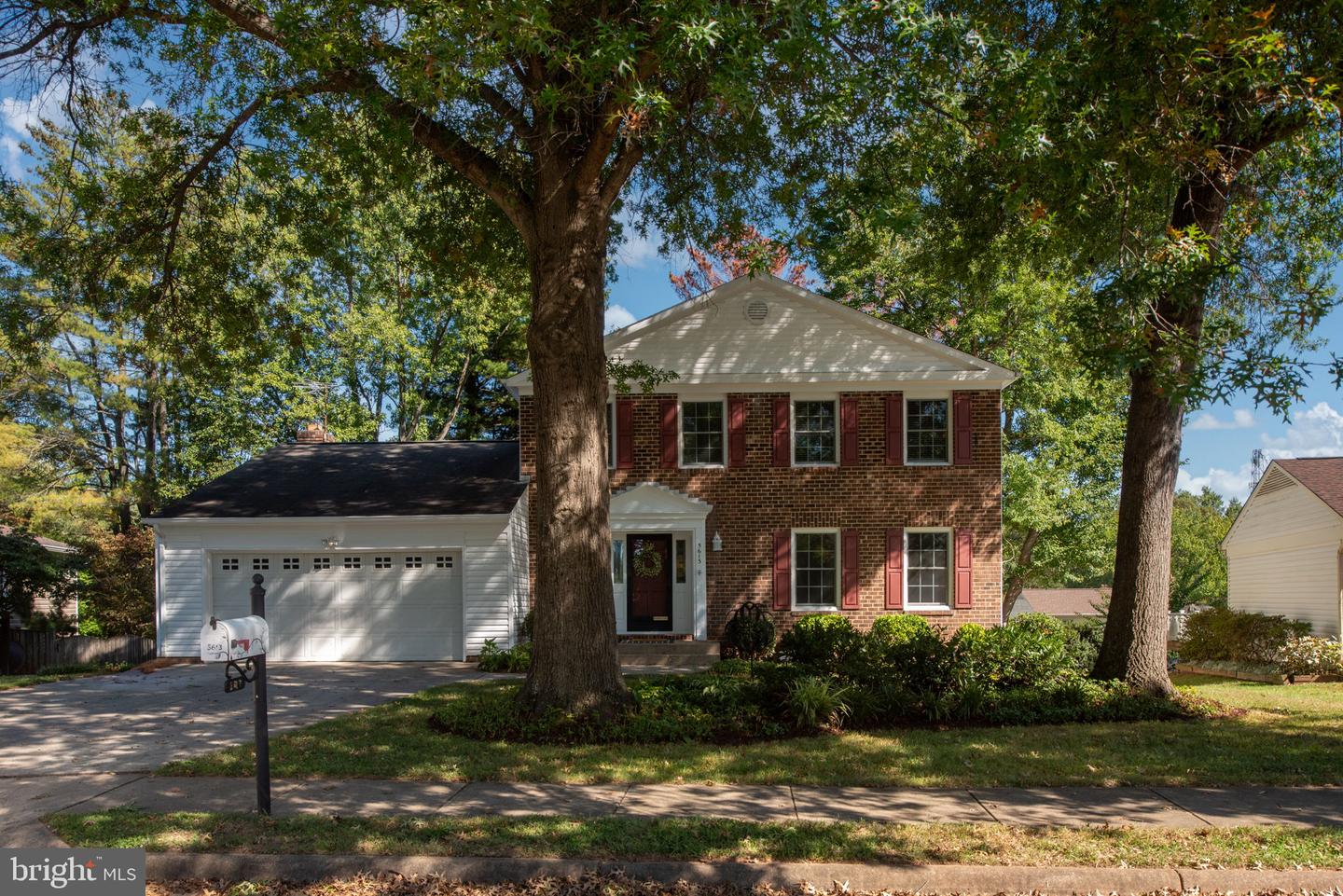 5613 MOUNT BURNSIDE WAY, BURKE, Virginia 22015, 4 Bedrooms Bedrooms, ,3 BathroomsBathrooms,Residential,For sale,5613 MOUNT BURNSIDE WAY,VAFX2273212 MLS # VAFX2273212