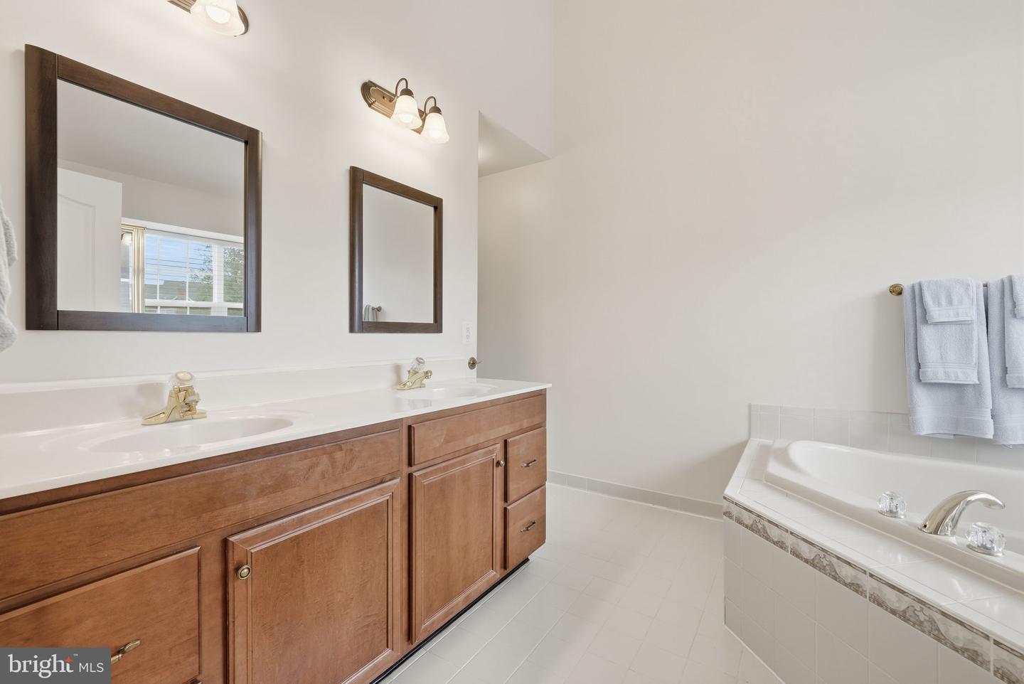 43227 BALTUSROL TER, ASHBURN, Virginia 20147, 3 Bedrooms Bedrooms, ,3 BathroomsBathrooms,Residential,For sale,43227 BALTUSROL TER,VALO2108416 MLS # VALO2108416