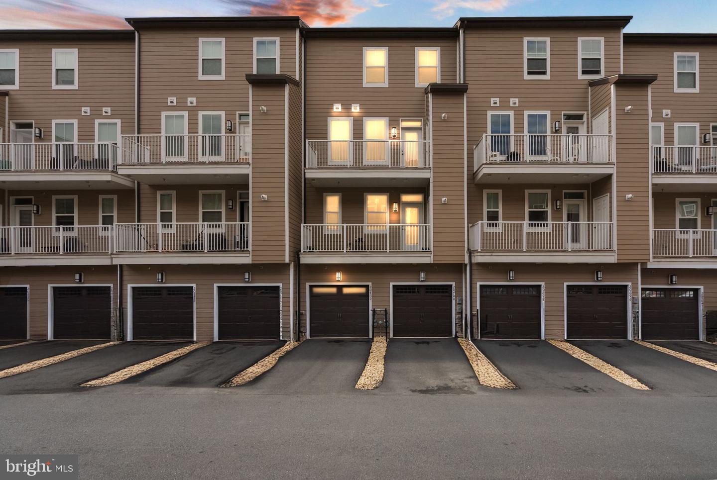 20702 WOOD QUAY DR, STERLING, Virginia 20166, 3 Bedrooms Bedrooms, ,2 BathroomsBathrooms,Residential,For sale,20702 WOOD QUAY DR,VALO2108420 MLS # VALO2108420