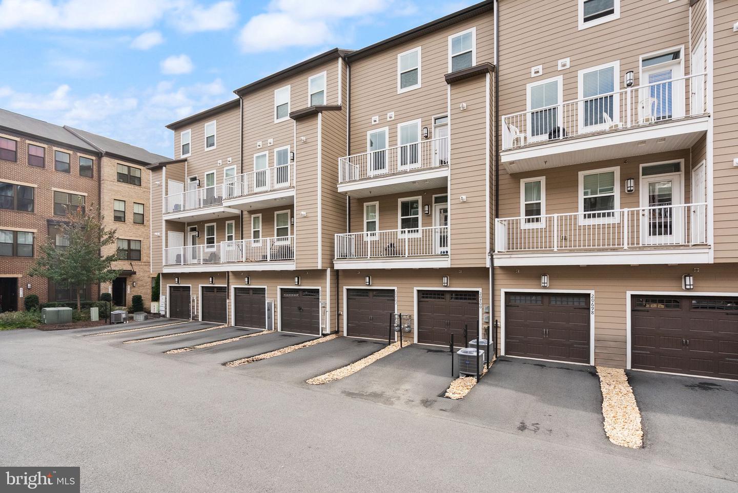 20702 WOOD QUAY DR, STERLING, Virginia 20166, 3 Bedrooms Bedrooms, ,2 BathroomsBathrooms,Residential,For sale,20702 WOOD QUAY DR,VALO2108420 MLS # VALO2108420