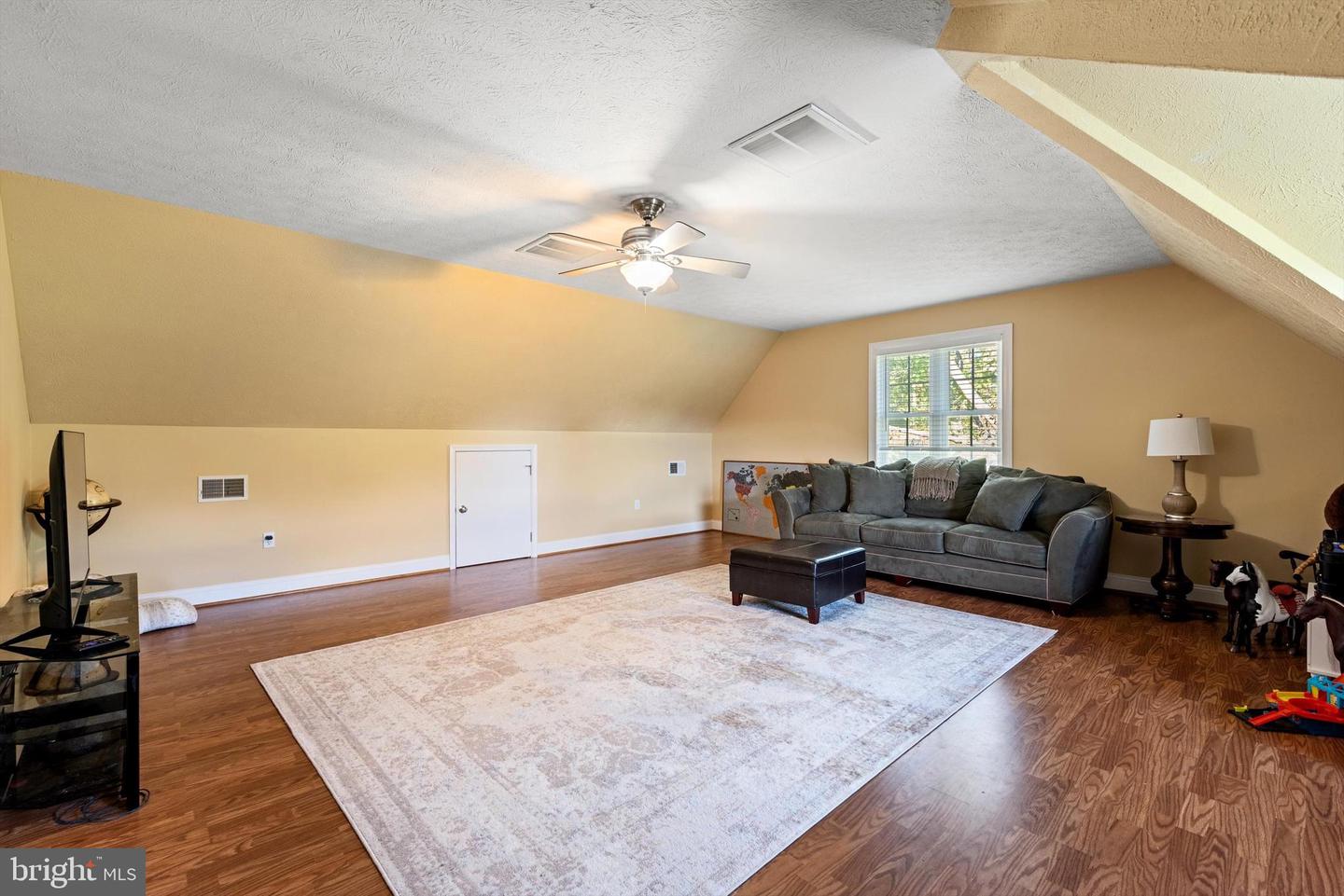 137 STONEBROOK RD, WINCHESTER, Virginia 22602, 4 Bedrooms Bedrooms, ,4 BathroomsBathrooms,Residential,For sale,137 STONEBROOK RD,VAFV2037266 MLS # VAFV2037266